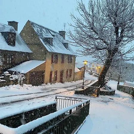 / Maison Bourgeoise Entierement Renovee *