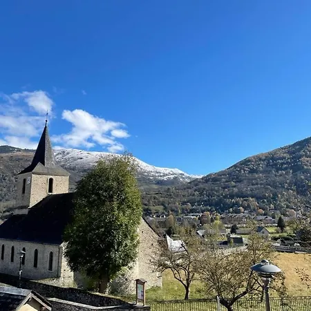 / Maison Bourgeoise Entierement Renovee *