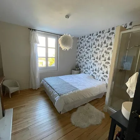 / Maison Bourgeoise Entierement Renovee *