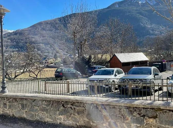 / Maison Bourgeoise Entierement Renovee Vignec